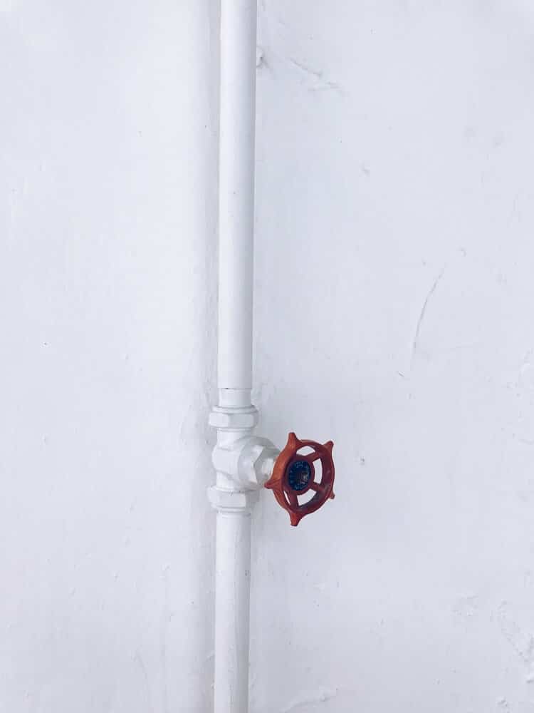 will frozen pipes thaw on their own